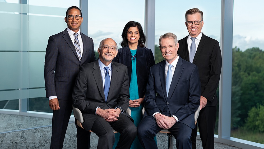 Inova doctors (Dr. Wayne Batchelor, Dr. Steven D. Nathan, Dr. Garima Sharma, Dr. Richard F. Neville, and Dr. Christopher OÕConnor), photographed at Inova Medical Center in Fairfax VA, 11 September 2025, for Inova and Washingtonian Magazine, and the Washington Business Journal. Photo by Mike Morgan.